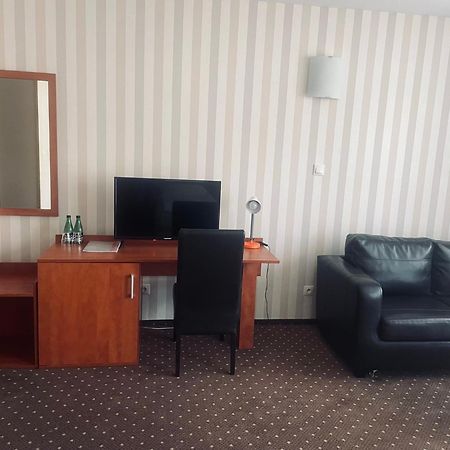 Papaver Hotel Ślesin Zewnętrze zdjęcie