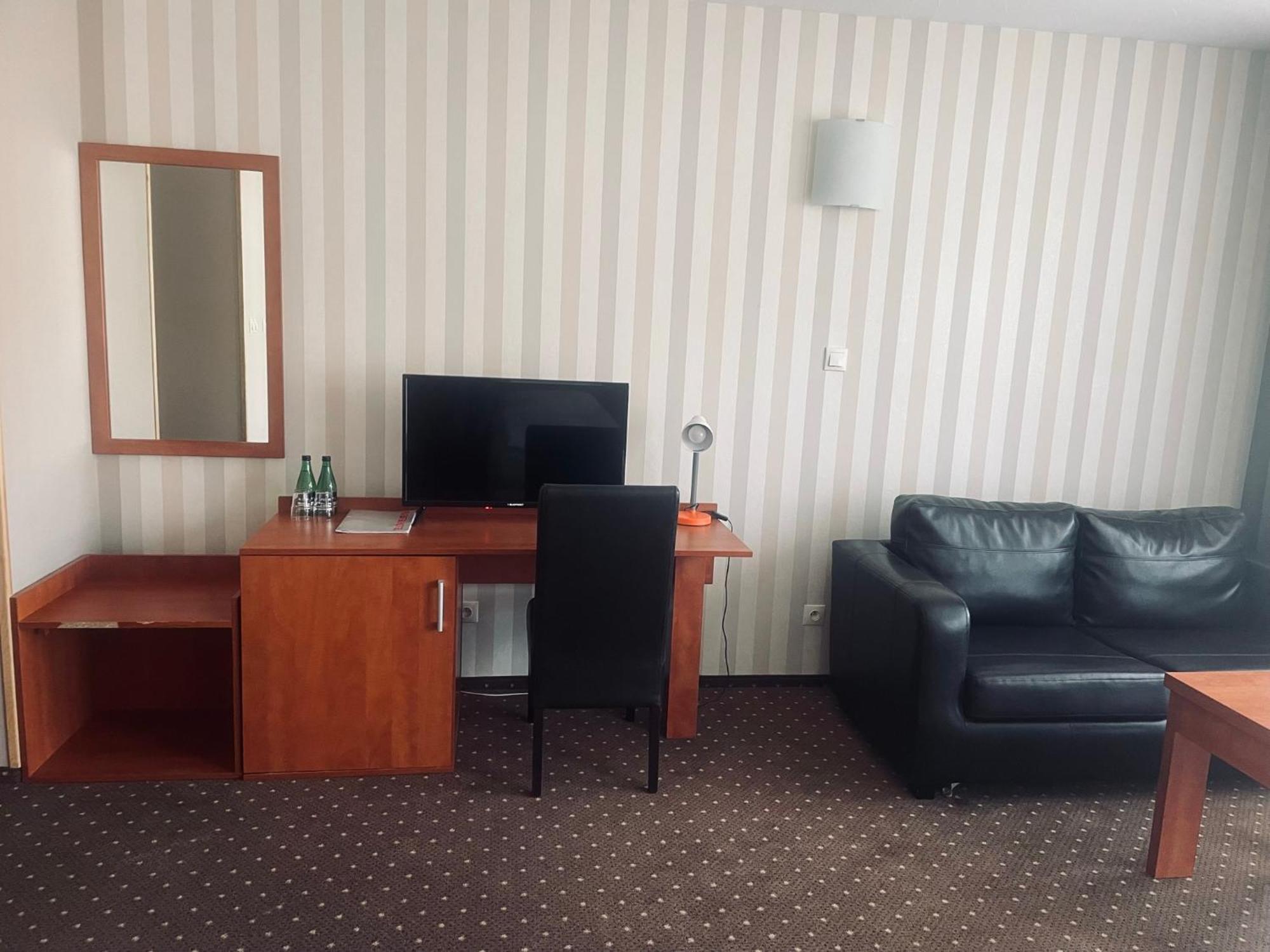 Papaver Hotel Ślesin Zewnętrze zdjęcie